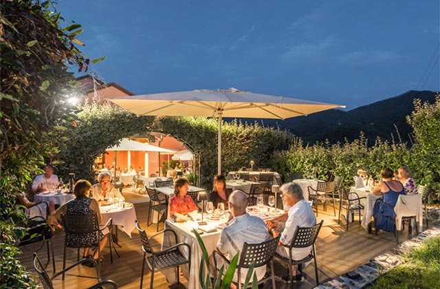 Una tavolata sul terrazzo del Park Hotel Argento